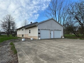 Building Photo - 771 E Park Ave