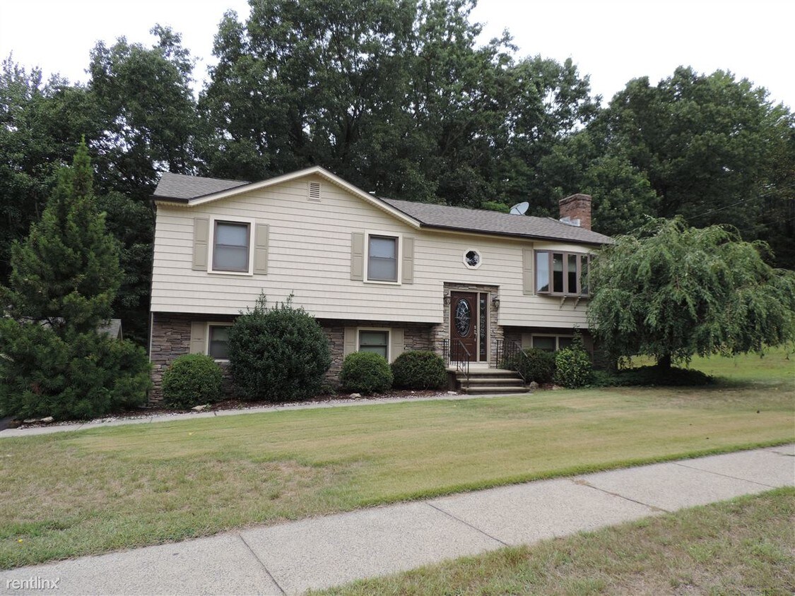 Primary Photo - 3 br, 2.5 bath House - 15 Rabbit Rock Rd