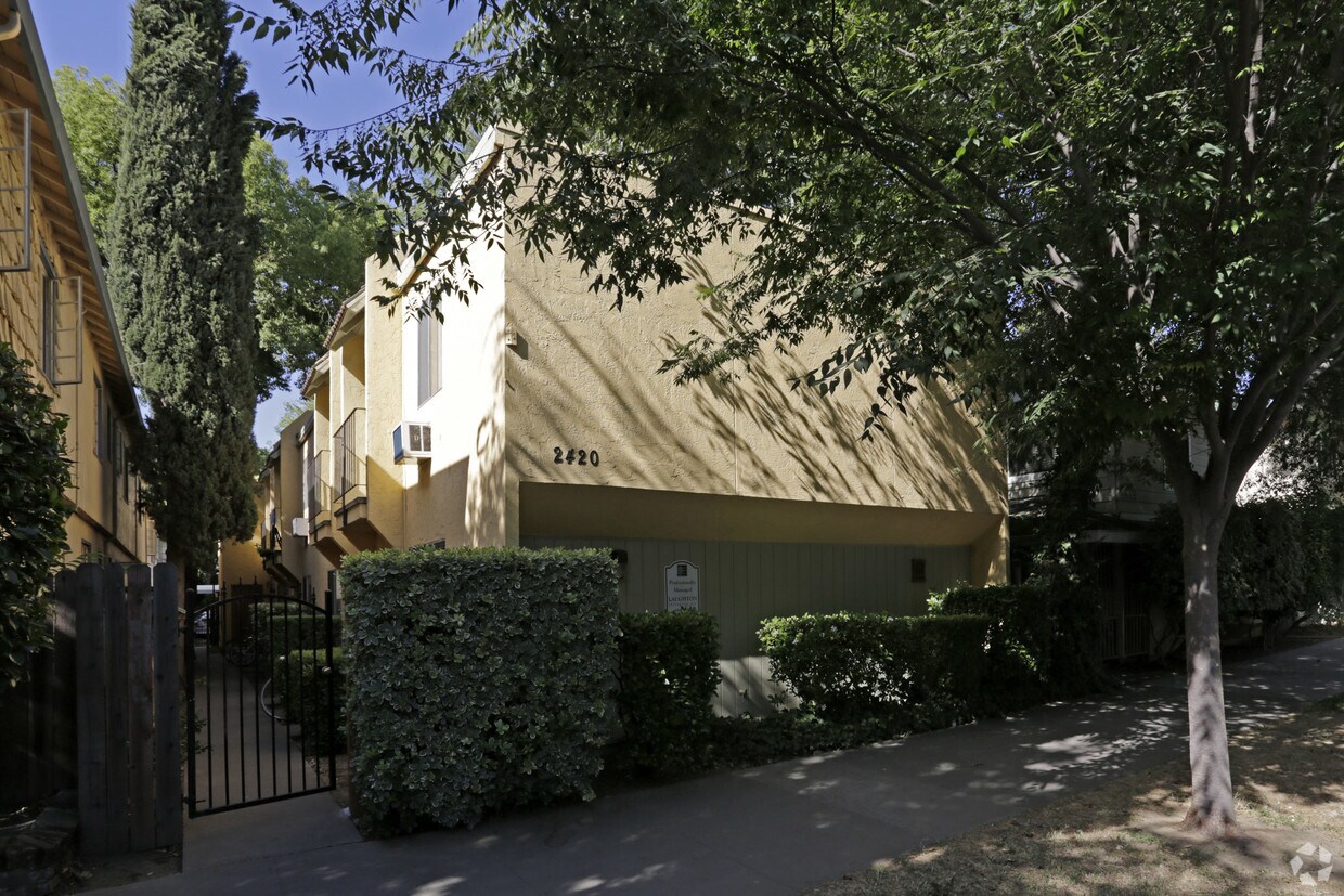 Primary Photo - 2420 P St