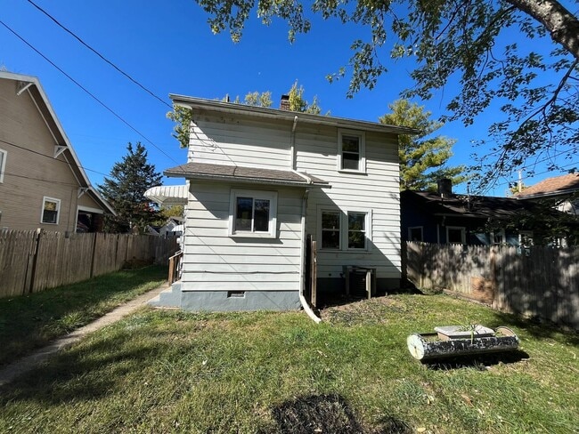 Building Photo - 4012 Old Riverside Dr
