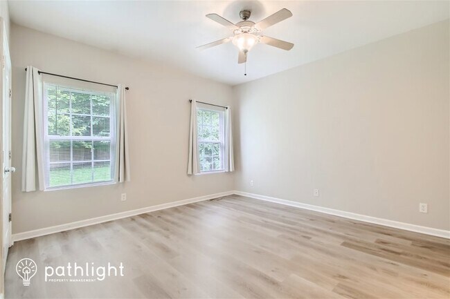 Building Photo - 4006 New London Ct