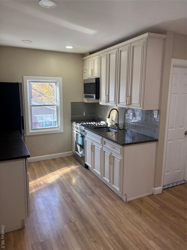 Building Photo - 132-30 Cross Bay Blvd