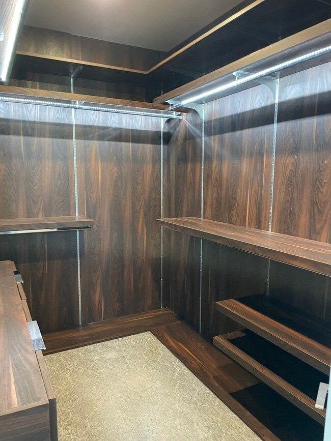 Building Photo - 1 N Desoto Pl