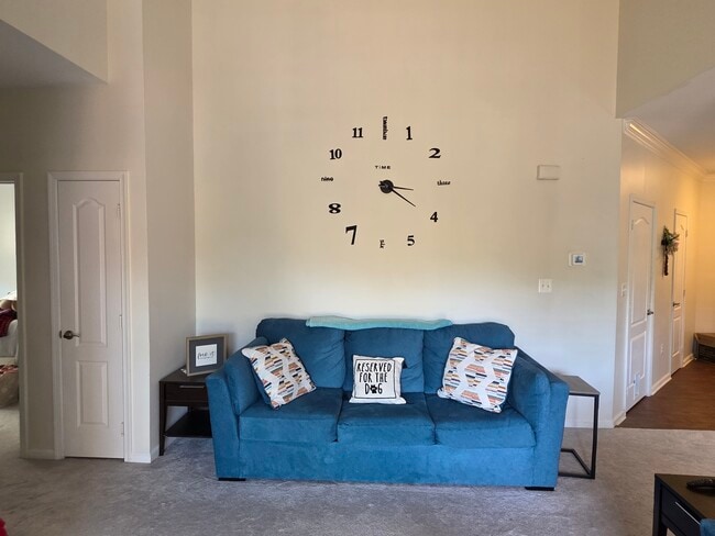 living room - 43300 Marymount Ter