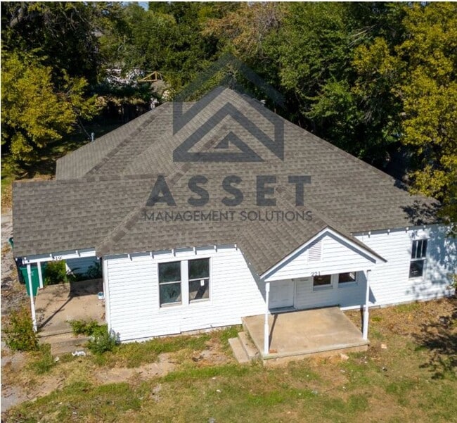 Building Photo - 221 SE 55th St