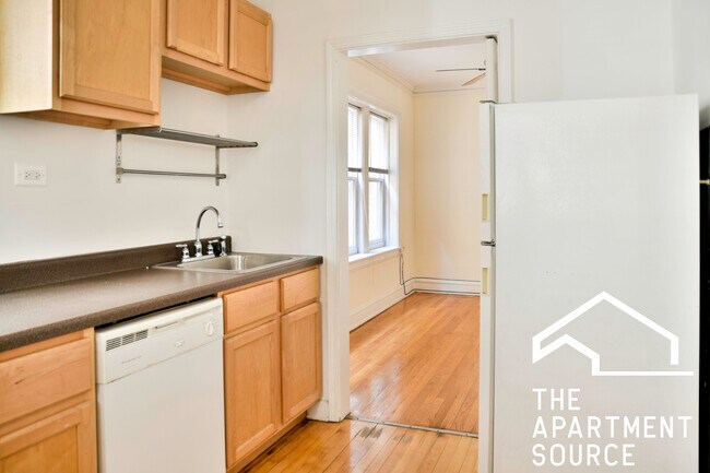 Foto del edificio - 2204 W Foster Ave
