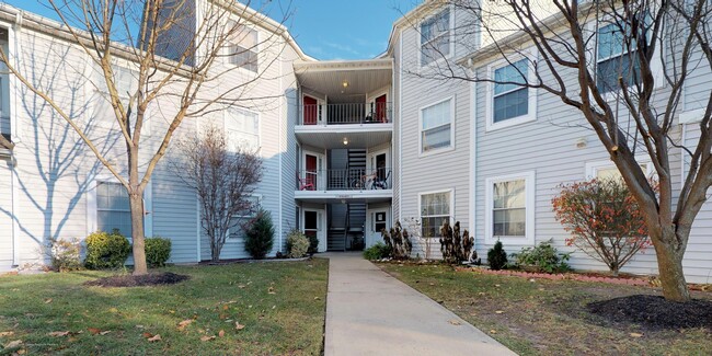 Building Photo - 417 Waters Edge Dr