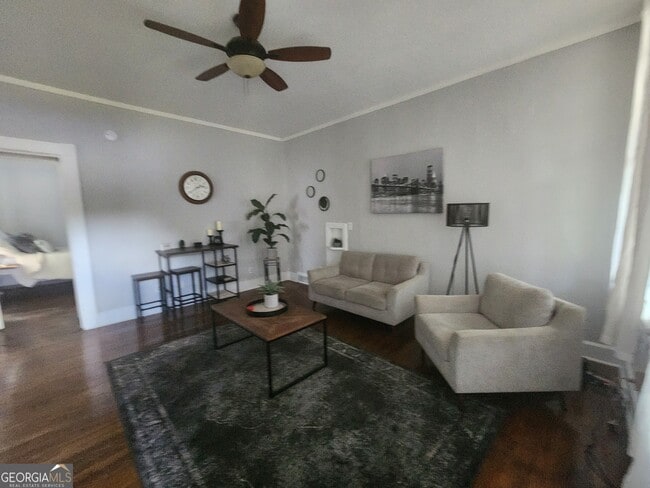 Foto del edificio - 917 Oakview Ave