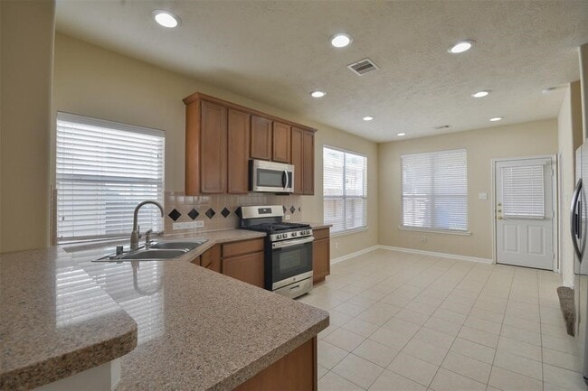Building Photo - 17210 Mitchell Pass Ln
