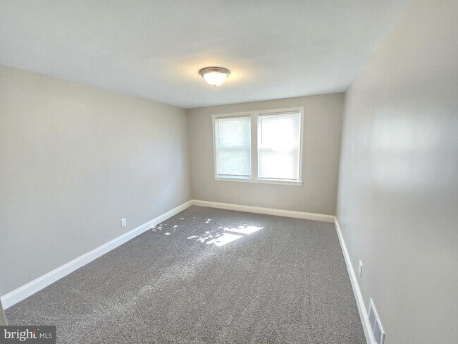 Foto del edificio - 3908 Erdman Ave