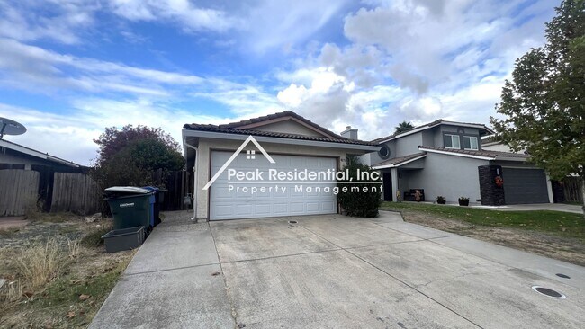 Foto del edificio - Very Nice 3bd/2ba House with 3 Car Gar nea...