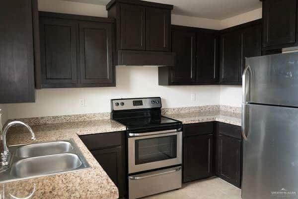 Building Photo - 6 Taxco Ct