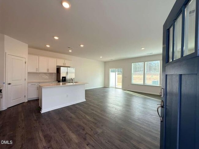 Building Photo - 1930 Hinesley Dr