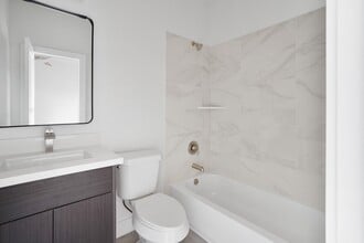 Building Photo - 2419 Rosewood St