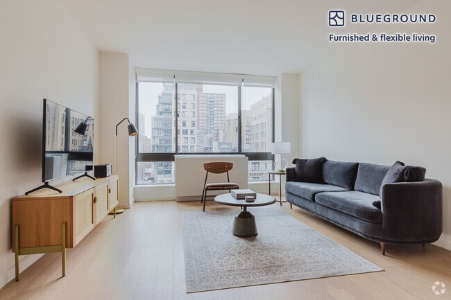 Building Photo - 255 W 94th St