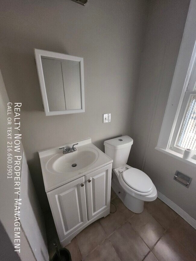 Foto del edificio - 3430 Beechwood Ave
