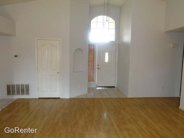 3 br, 2 bath House - 12309 W Cambridge Ave photo'