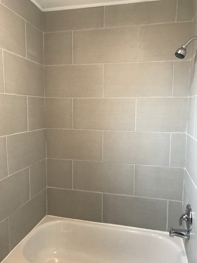 Building Photo - 536 Wyandotte St