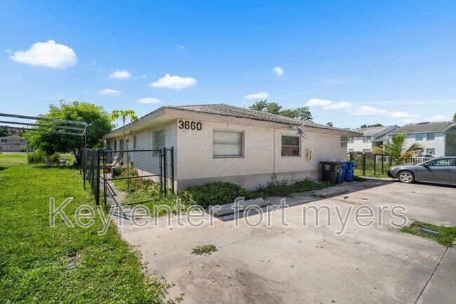 Building Photo - 3660 Seminole Ave
