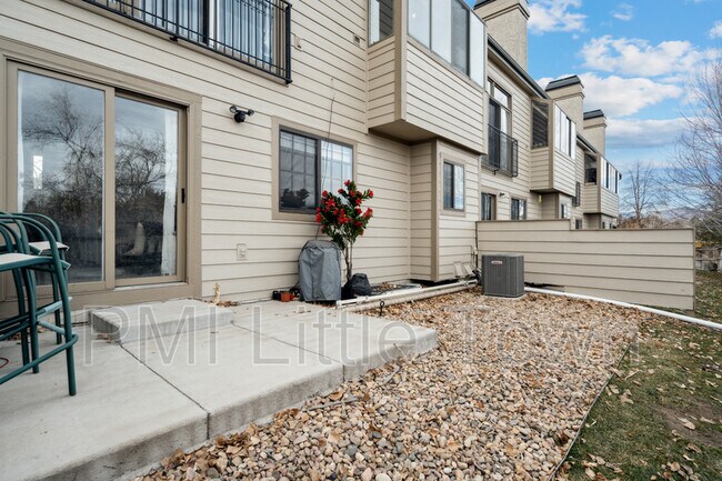 Foto del edificio - 7440 W Coal Mine Ave