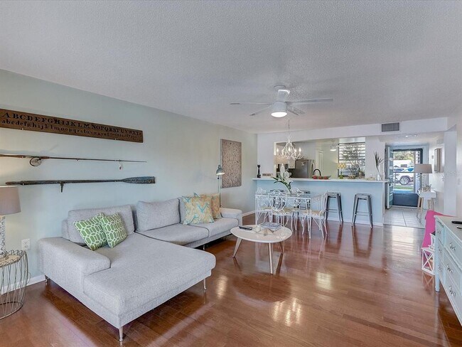 Foto del edificio - 307 Timber Lake Dr