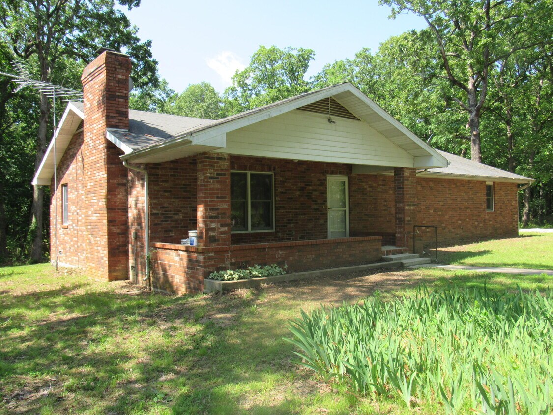 Primary Photo - 171 Lookout Ln
