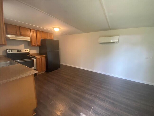 Foto del edificio - 38313 Tucker Rd