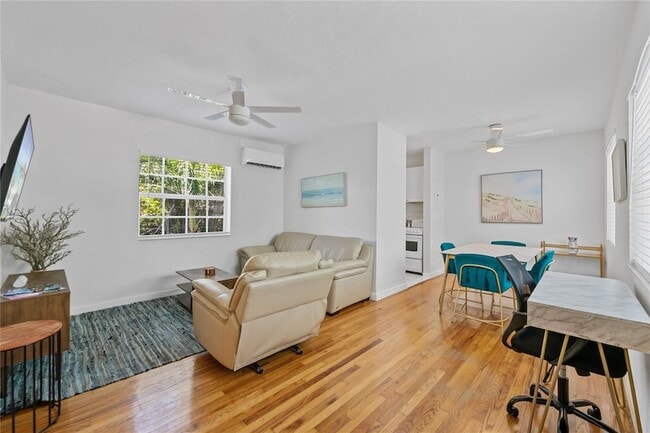 Photo - 3015 Seville St Apartment