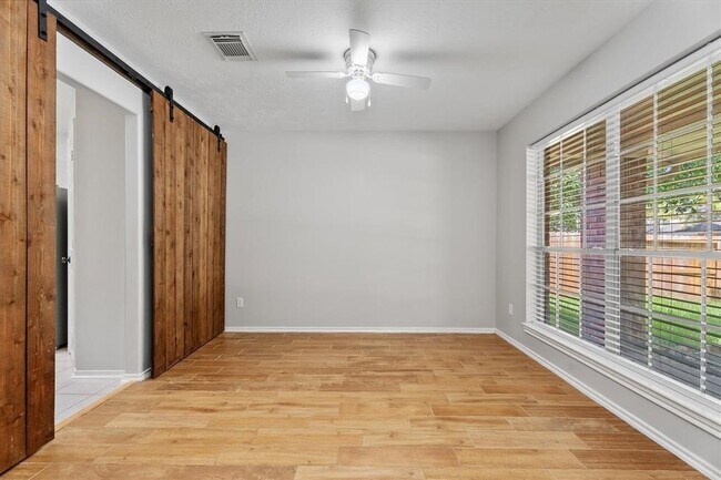 Foto del edificio - 15318 Redbud Berry Way