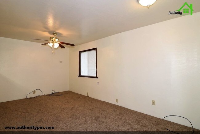 Building Photo - 1322 Orange Ave