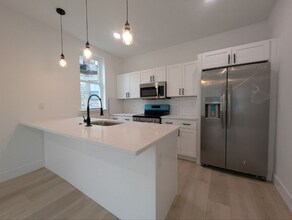 Building Photo - 835 N 63rd St