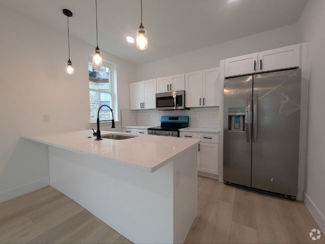 Building Photo - 835 N 63rd St