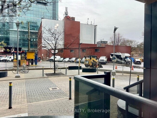 Building Photo - 352 Front St W