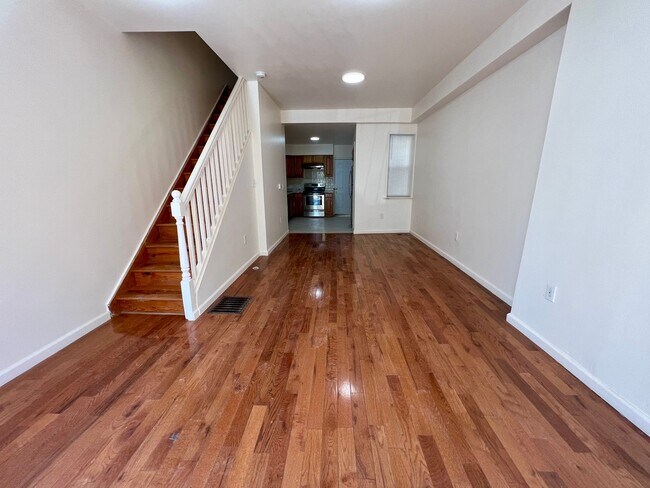 Foto del edificio - Stunning 3-Bedroom Townhouse Just Outside ...