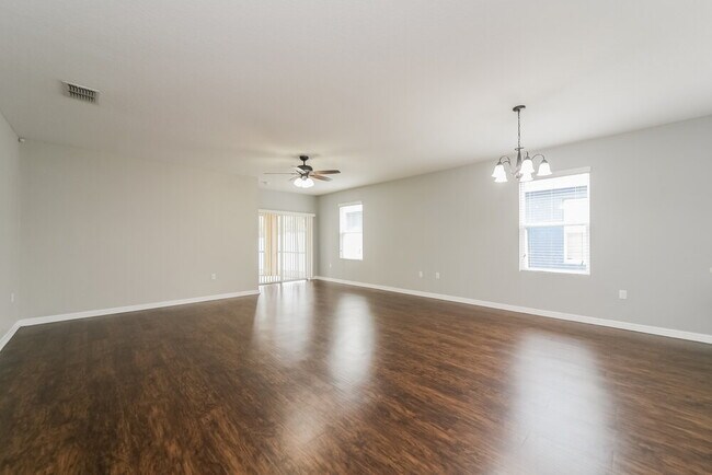 Foto del edificio - 1744 Wallace Manor Loop