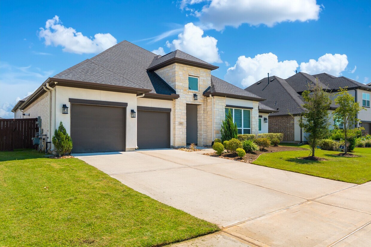 Foto principal - 25018 Pavonia Lake Ln