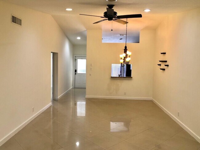 Building Photo - 630 Sea Pine Way
