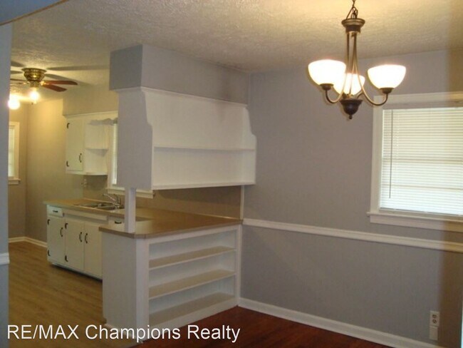 Building Photo - 3 br, 1 bath House - 2314 Japonica Drive
