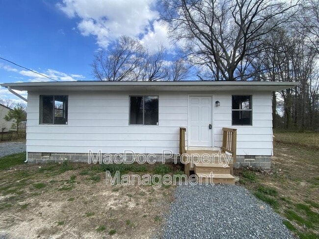 Building Photo - 6037 Rosedale Dr