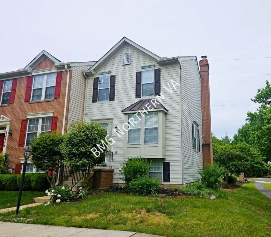 Photo - 7408 Gadsby Sq-