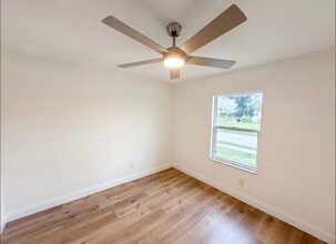 Building Photo - 157 E Dollar Cir