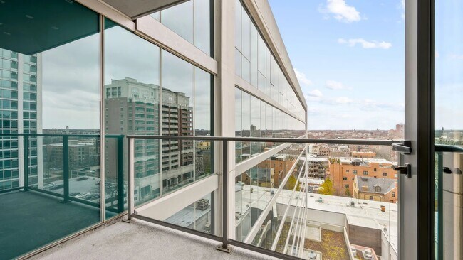 Building Photo - 3798 N Halsted St