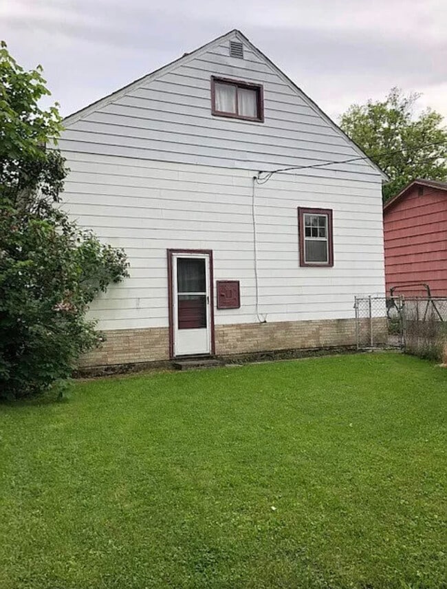 Building Photo - 806 Ridgeway Ave