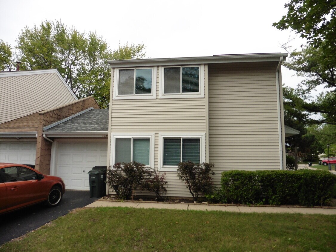Foto principal - 1728 E Hudson Bay