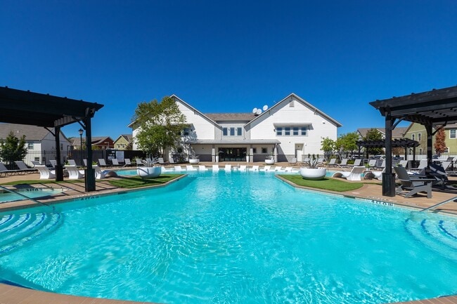 The-Collective-at-Columbia-Apartments-Near-The-University-of-Missouri-Pool-Seating-Clubhouse - Z- The Collective at Columbia