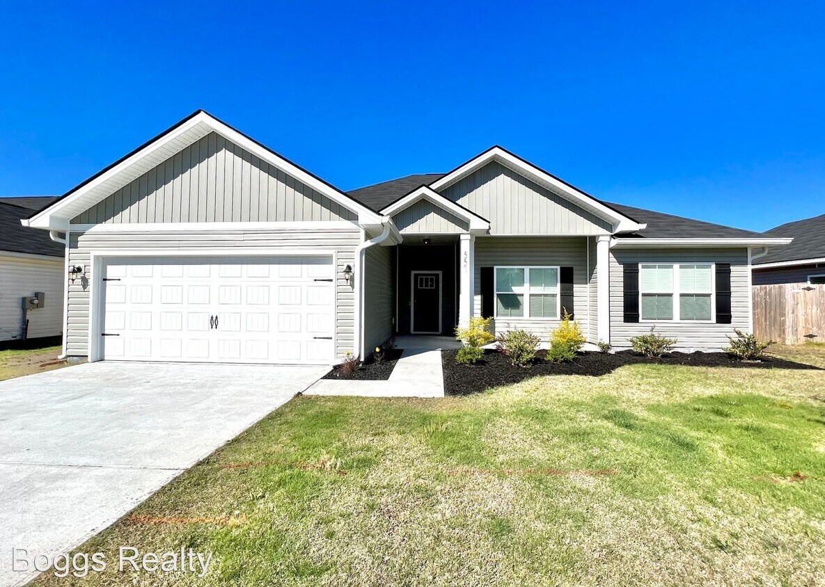 4 br, 2 bath House 557 Rutledge Drive House Rental in Hinesville