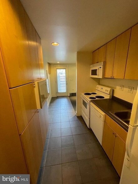 Building Photo - 433 Manor Pl NW