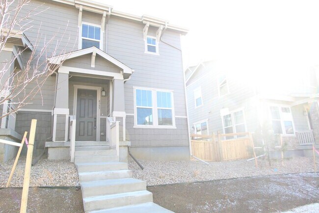 Foto del edificio - Fantastic Brand New 4 Bedroom/ 3.5 Bath Home with Cherry Creek Schools-NO SHOWINGS UNTIL 6/14