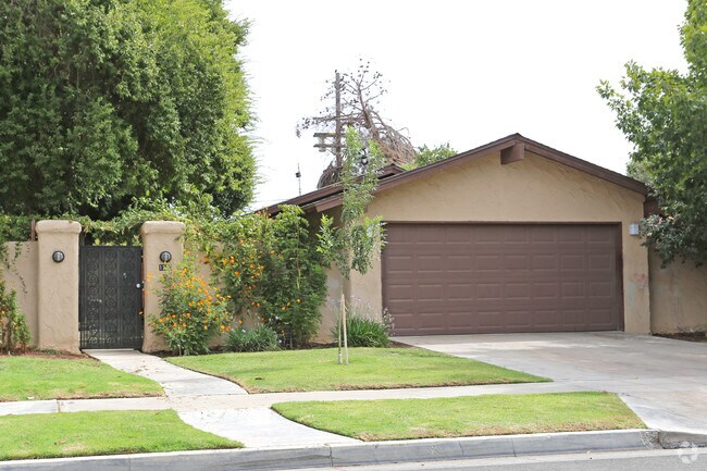 Building Photo - 1220 Sylmar Ave