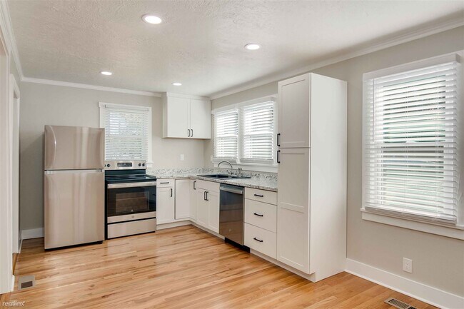 Building Photo - 3 br, 2 bath House - 821 Mimosa Drive